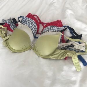 Various Victoria’s Secret bras!